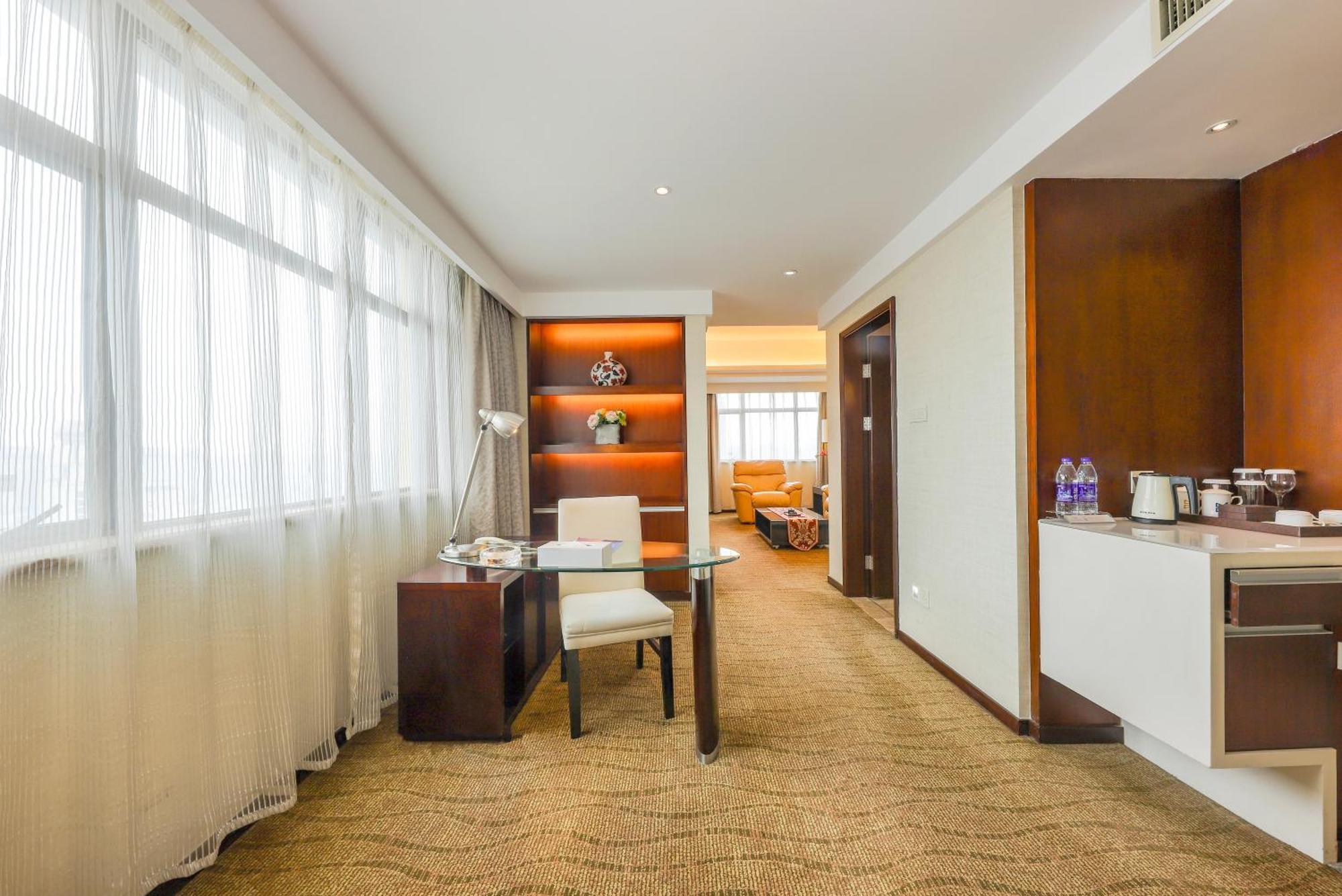 Zhengzhou Yuehai Hotel מראה חיצוני תמונה